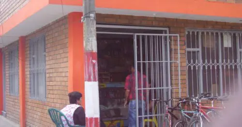 TIENDA DE BARRIO CARRERA 105D 64D 22 TIENDA DE BARRIO CARRERA 105D 64D 22